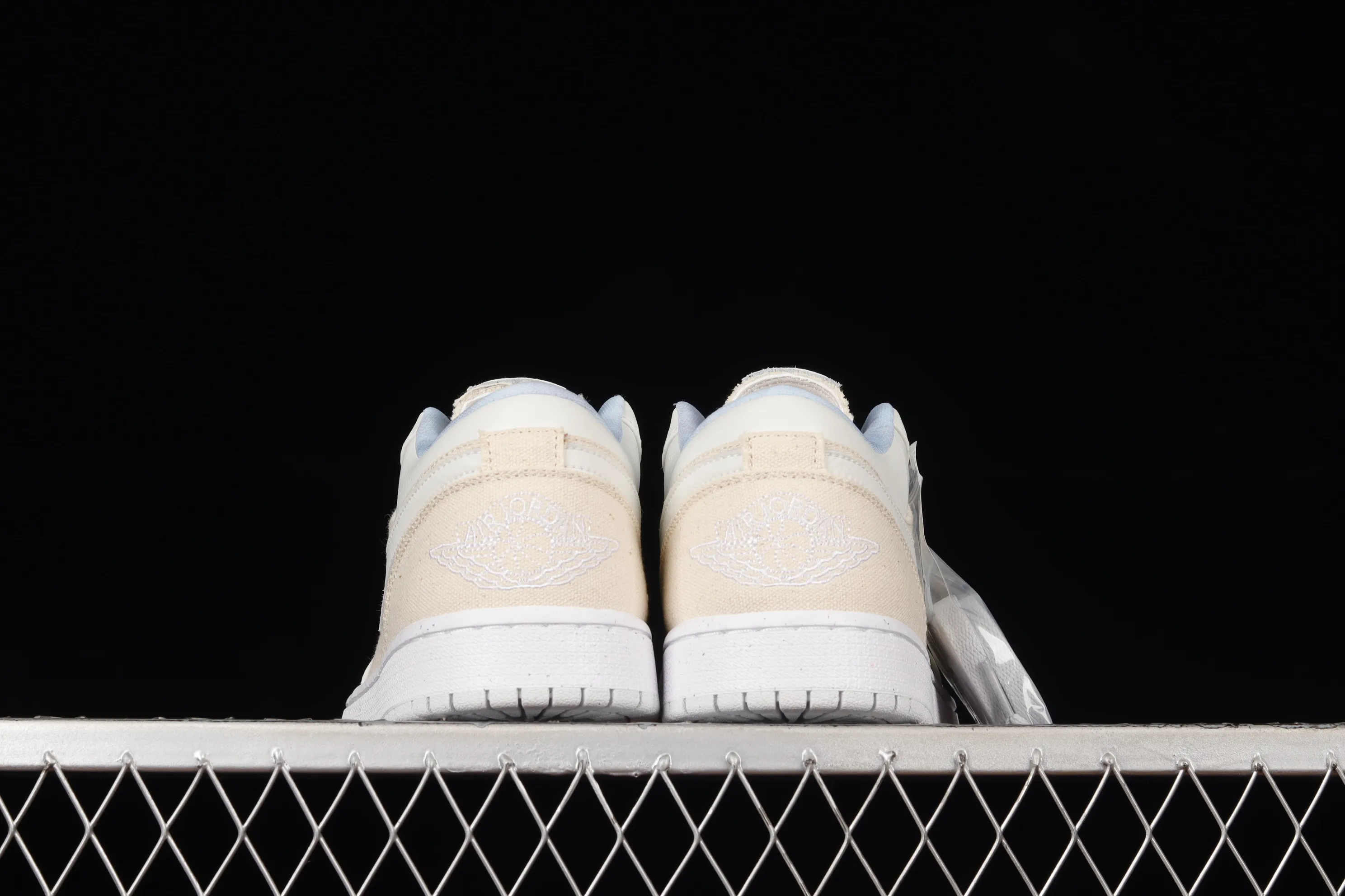 All categories Air Jordan Jordan series basketball shoes Air Jordan 1 Low Air Jordan 1 Low "Canvas" AJ1 Joe 1 cloud powder low-top basketball shoes DQ4151-500